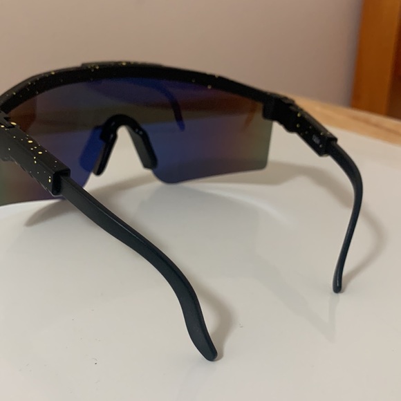 pit vipers rainbow lens black and yellow frame - Picture 2 of 3